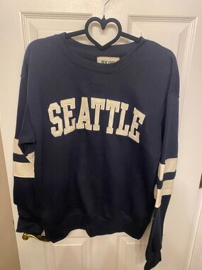 Seattle Crewneck Sweatshirt - Navy & Cream